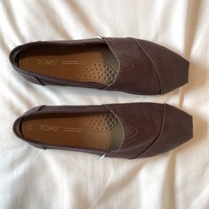 TOMS women’s size 7